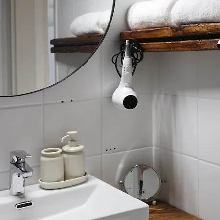 Eulenschlupf Wellnesswohnung Schwarzwald Mit Sauna, Homekino & Hot Tub Nahe Schweiz Fuer Paare