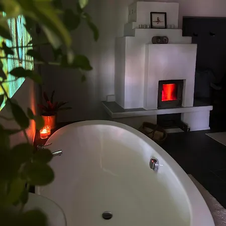 Eulenschlupf Wellnesswohnung Schwarzwald Mit Sauna, Homekino & Hot Tub Nahe Schweiz Fuer Paare *